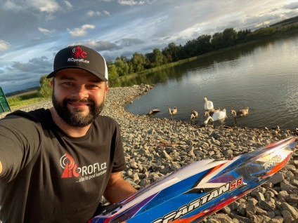 RC loď Traxxas Spartan SR